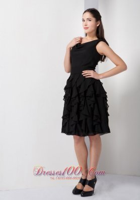 V-neck Knee-length Bridesmaid Dress Black with Ruffles