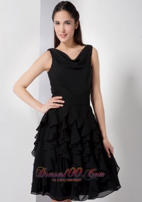 V-neck Knee-length Bridesmaid Dress Black with Ruffles