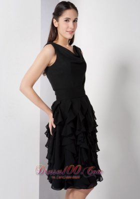 V-neck Knee-length Bridesmaid Dress Black with Ruffles