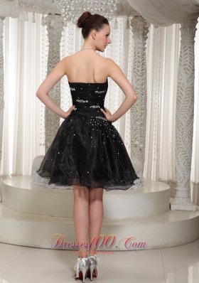 Organza Beading Knee-length Black Homecoming Dress