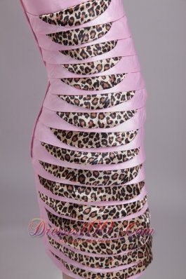 Baby Pink Leopard Strapless Knee-length Ruffles Prom Party Dress