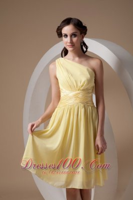 Knee-length One Shoulder Yellow Cocktail Dama Dress