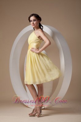 Knee-length One Shoulder Yellow Cocktail Dama Dress