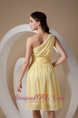 Knee-length One Shoulder Yellow Cocktail Dama Dress