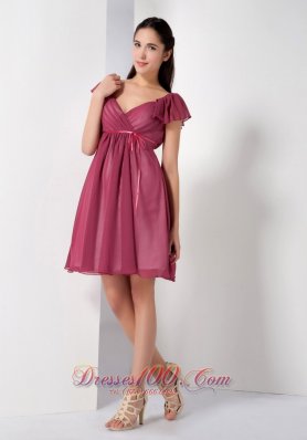 Cap Sleeves Burgundy V-neck Short Bridesmaid Dress