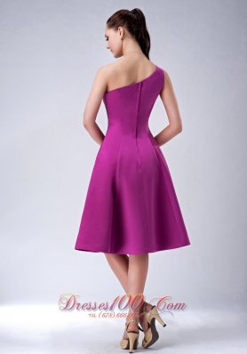 One Shoulder Fuchsia Satin Knee-length Dama Dresses