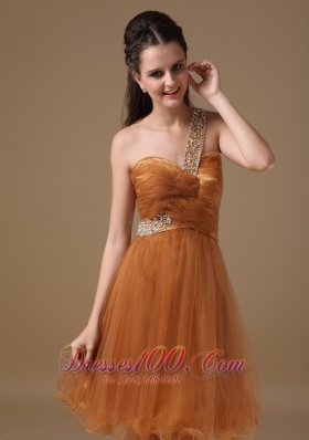 Knee-length Beading Prom Dress Beaded Twisted Bust