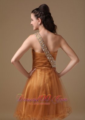 Knee-length Beading Prom Dress Beaded Twisted Bust