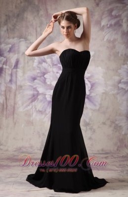 Ruched Black Celebrity Bridesmaid Dress Sweetheart Train