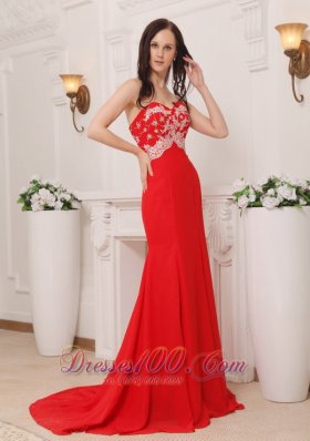 Red Column Sweetheart Chiffon Appliques Prom Dress