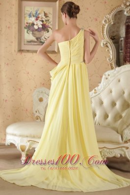 One Shoulder Yellow Column Brush Train Evening Dress