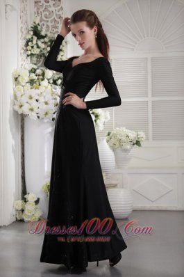 Long Sleeves V neck Black Mother of the Bride Dress