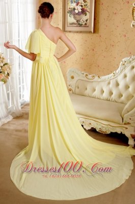 Light Yellow Asymmetrical Shoulder Evening Dress Court Train