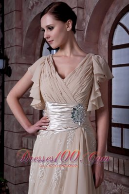 Champagne Prom Dress V-neck Chiffon and Lace Beading