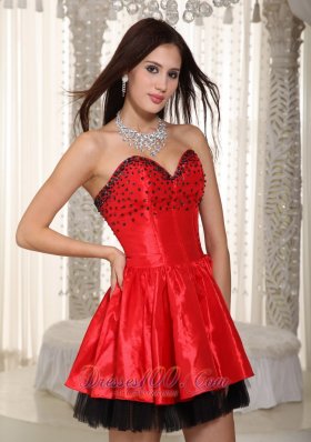 Red Sweetheart Mini-length Graduation Dress Beaded