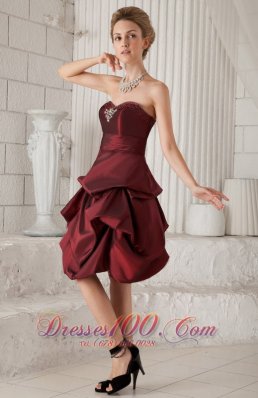 Burgundy Column/Sheath Sweetheart Knee-length Prom Dress