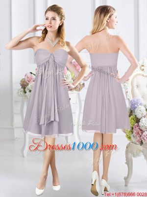 Sweetheart Sleeveless Damas Dress Knee Length Lace and Ruching and Hand Made Flower Grey Chiffon
