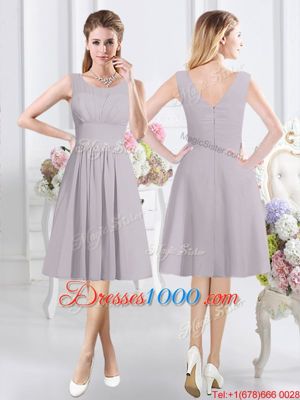 Sweetheart Sleeveless Damas Dress Knee Length Lace and Ruching and Hand Made Flower Grey Chiffon