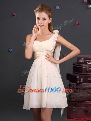 Chiffon Sleeveless Zipper Ruffles and Sequins and Ruching and Bowknot and Hand Made Flower Vestidos de Damas in Champagne