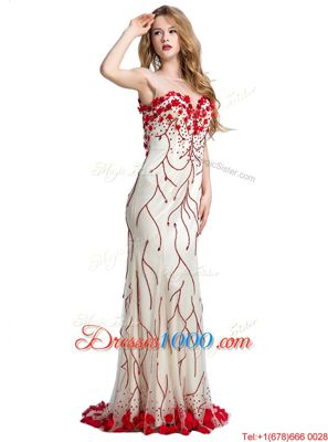 Sophisticated Scoop White And Red Sleeveless Sweep Train Hand Made Flower With Train