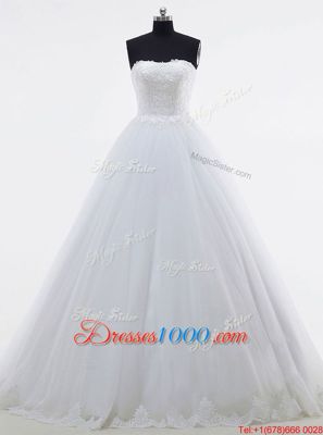 Sleeveless Tulle With Brush Train Clasp Handle Wedding Gown in White for with Lace and Appliques