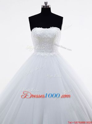 Sleeveless Tulle With Brush Train Clasp Handle Wedding Gown in White for with Lace and Appliques