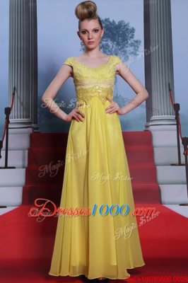 Vintage Chiffon Scalloped Short Sleeves Side Zipper Beading and Appliques and Pleated Homecoming Dress in Yellow
