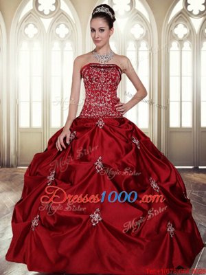 Trendy Sleeveless Taffeta Floor Length Lace Up Quince Ball Gowns in Wine Red for with Embroidery and Pick Ups