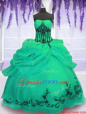 Romantic Sleeveless Embroidery Lace Up Quinceanera Gown