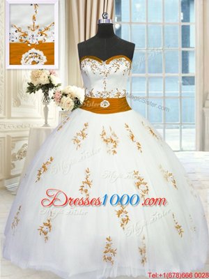 Modern White Ball Gowns Sweetheart Sleeveless Tulle Floor Length Lace Up Appliques and Belt Quince Ball Gowns