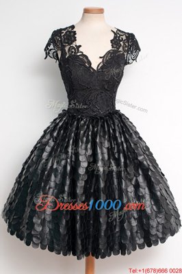 Fitting Black Cap Sleeves Lace Knee Length Prom Evening Gown