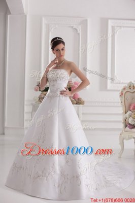 Nice White A-line Satin Strapless Sleeveless Embroidery Zipper Wedding Dress Brush Train