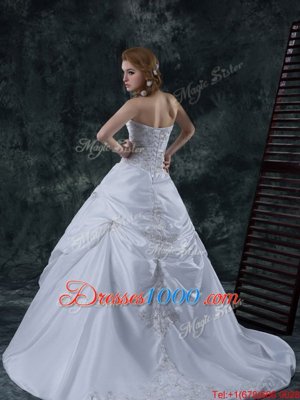 White Lace Up Wedding Dresses Beading and Embroidery Sleeveless With Brush Train