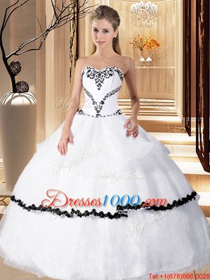 Trendy Sleeveless Lace Up Floor Length Beading and Embroidery Quince Ball Gowns