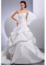 2013 Wedding Dress Romantic Pleats Pick-ups Chapel