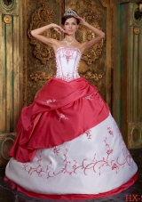 2014 Popular Red Ball Gown Strapless Embroidery Satin Quinceanera Dresses
