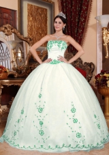 Popular White Puffy Quinceanera Dresses with Green Embroidery