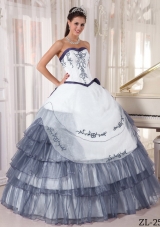 Puffy Sweetheart Organza Quinceanera Dress with Gray Embroidery