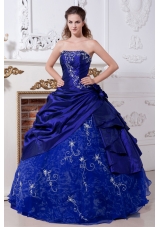 2014 Royal Blue Puffy Strapless Embroidery Quinceanera Dresses