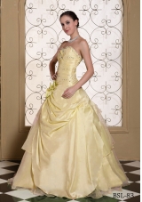 2014 Beaded Decorate Bust Sweetheart Champagne Quinceanera Gowns
