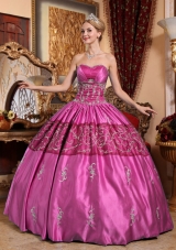 Pink Puffy Sweetheart Taffeta Sweet Sixteen Dresses with Embroidery