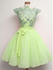 Yellow Green Chiffon Lace Up Scalloped Cap Sleeves Knee Length Dama Dress for Quinceanera Lace and Belt