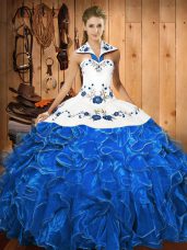 Sleeveless Satin and Organza Floor Length Lace Up Vestidos de Quinceanera in Blue And White with Embroidery and Ruffles