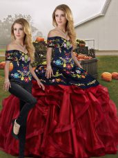 Noble Off The Shoulder Sleeveless Lace Up Quinceanera Gowns Red And Black Organza