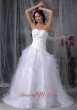 Sweetheart A-line Organza Ruffle Skrit Wedding Dress