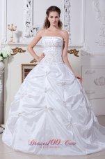 White Witer Ball Gown Wedding Dress Embroidery Pick-ups