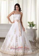 Romantic Strapless Satin Appliques Bridal Dresses