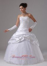 Appliques and Pick-ups Wedding Dress Taffeta And Tulle