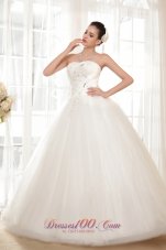 Brand New Strapless Tulle Wedding Dress with appliques