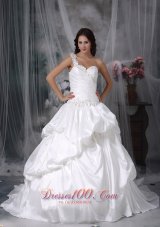 Floral One shoulder Puffy Wedding Gowns Appliques